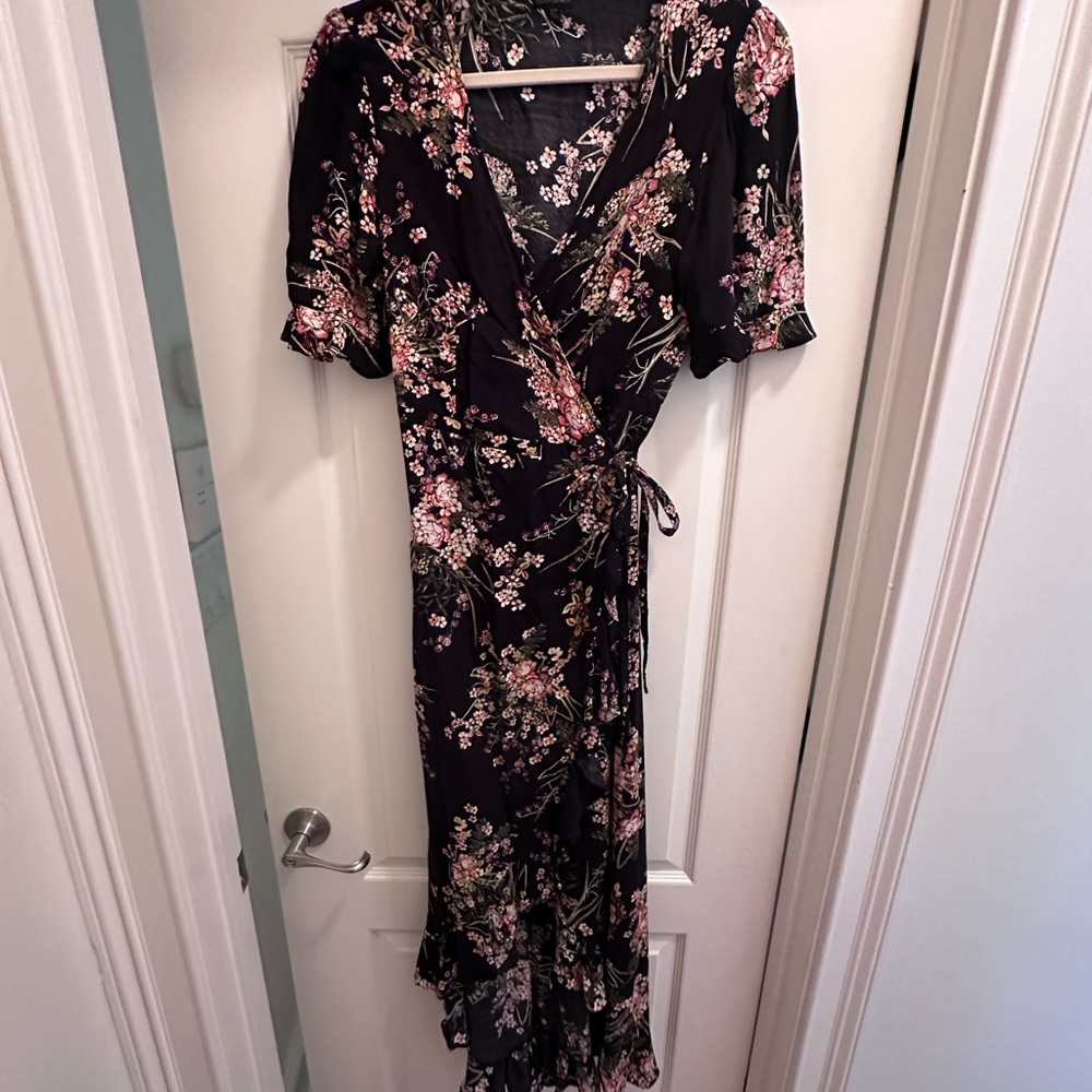 Wrap dress, black + floral. Sz Small/Med . Great for all seasons